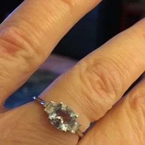 Beautiful 10k white gold aquamarine ring,size 6.75